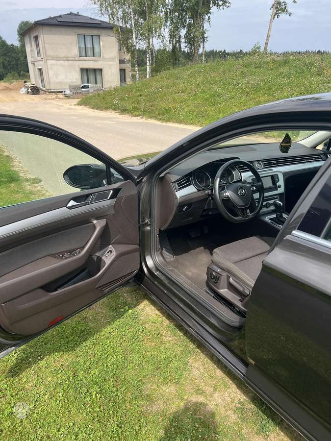 Volkswagen Passat - 8