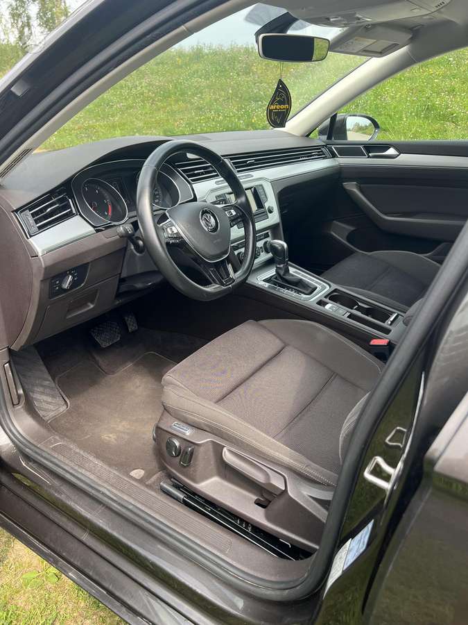 Volkswagen Passat - 9