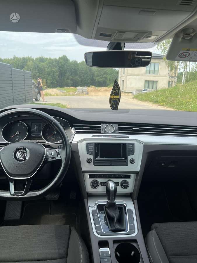 Volkswagen Passat - 10
