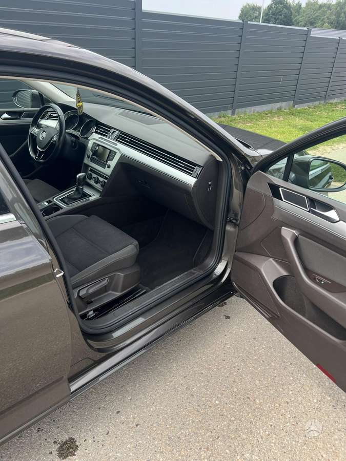 Volkswagen Passat - 11