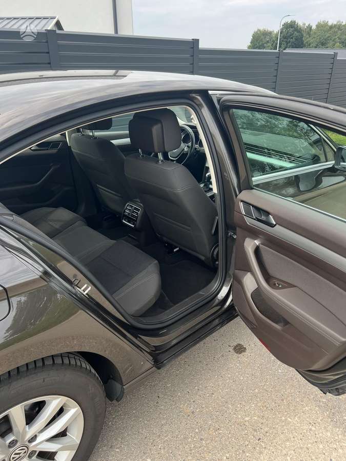 Volkswagen Passat - 12