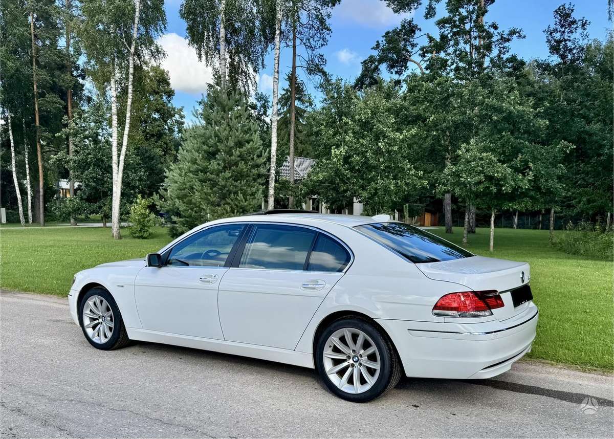 BMW 750, 4.8 l., Лимузин