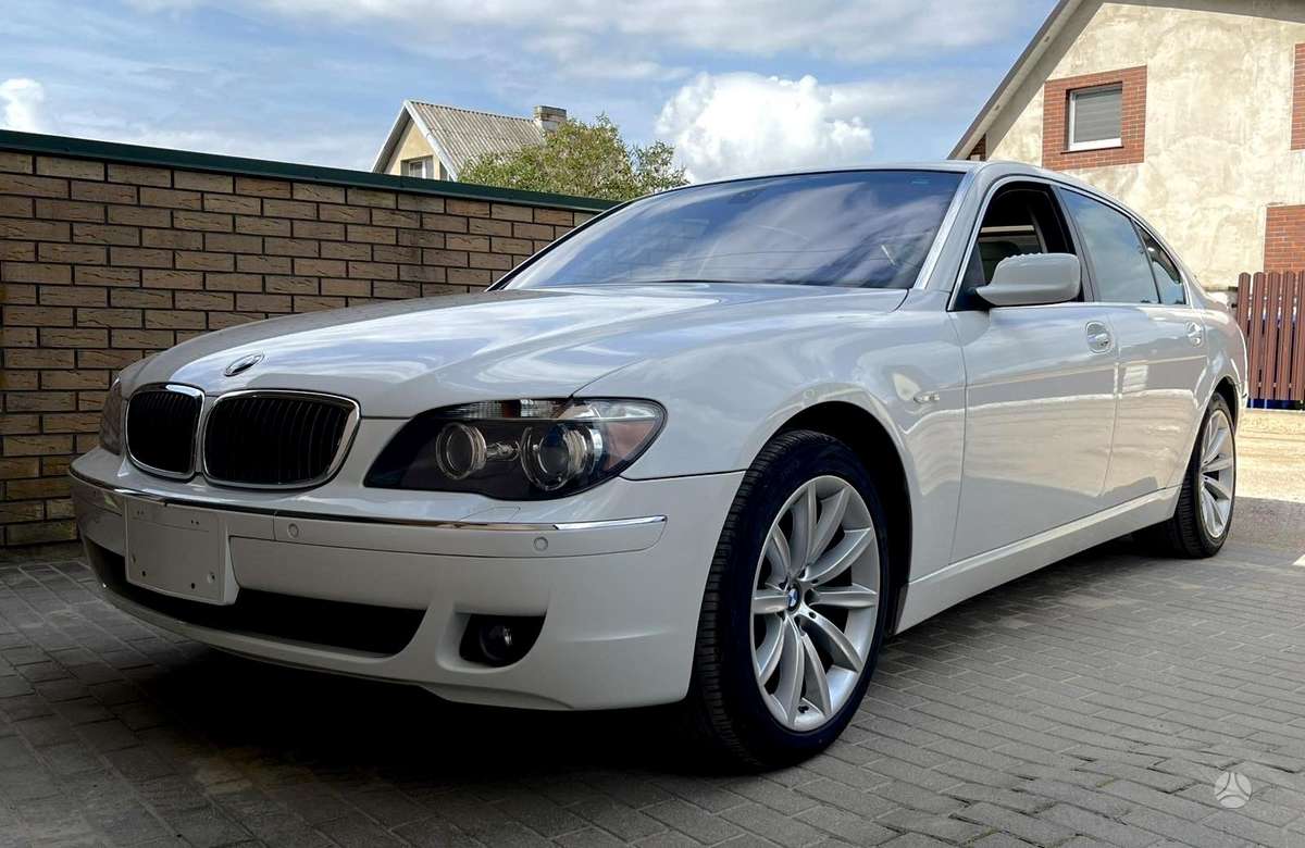 BMW 750, 4.8 l., Лимузин