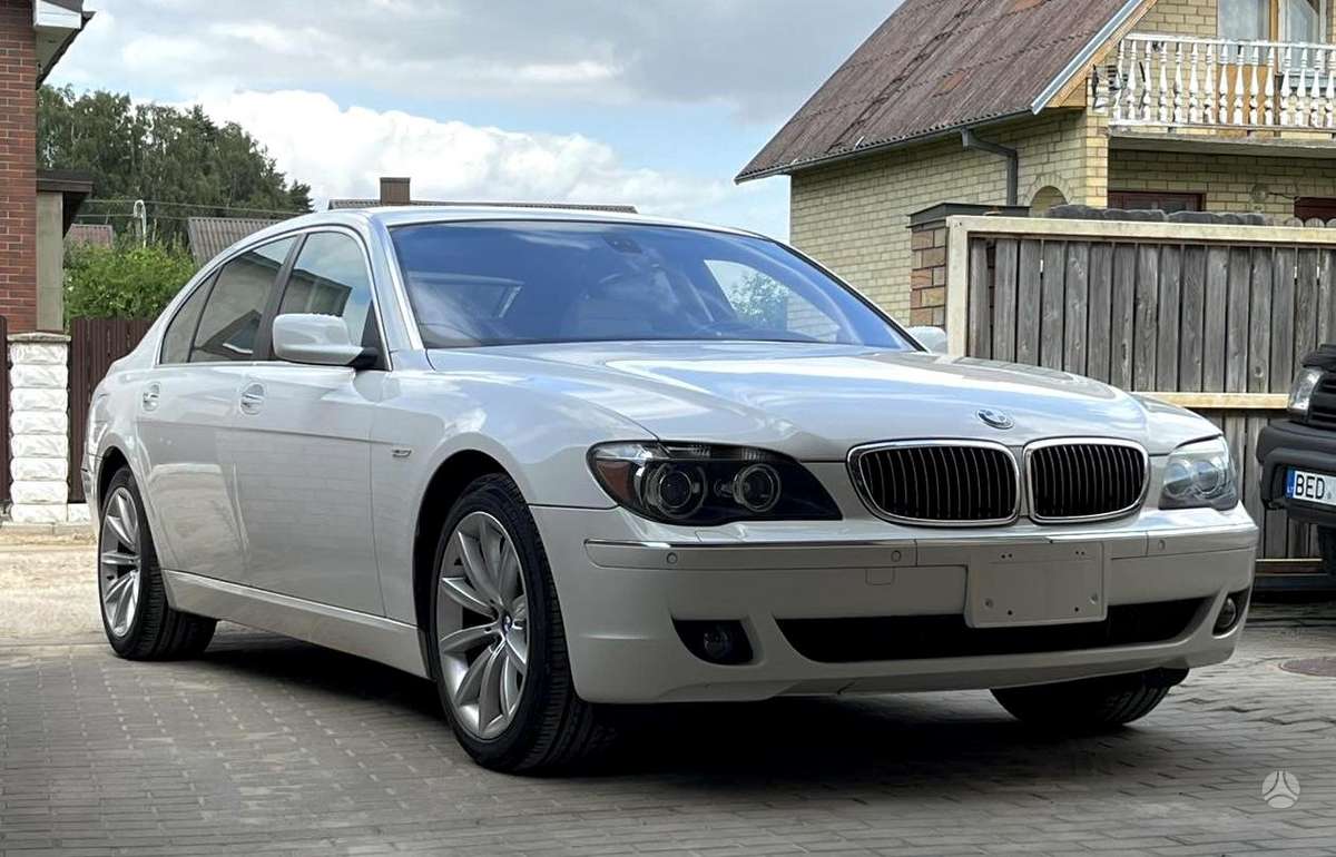 BMW 750, 4.8 l., Лимузин