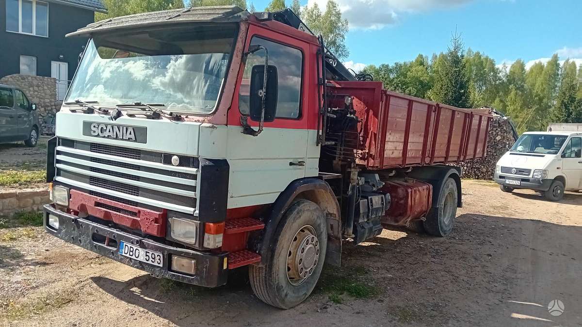 Scania 824, savivarčiai su kranu
