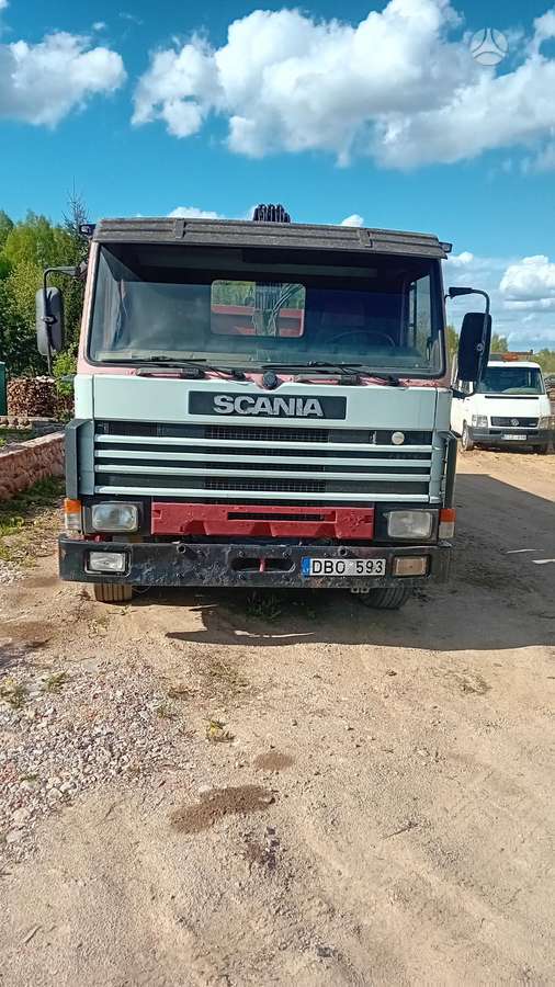 Scania 824, savivarčiai su kranu