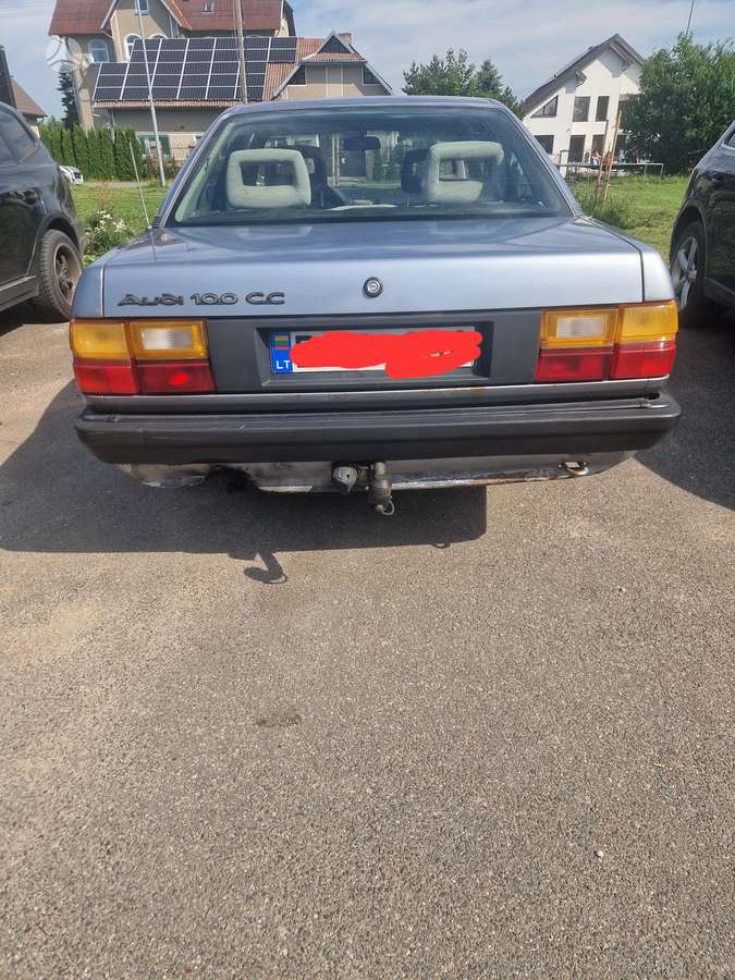 Audi 100, 1.8 l., Седан