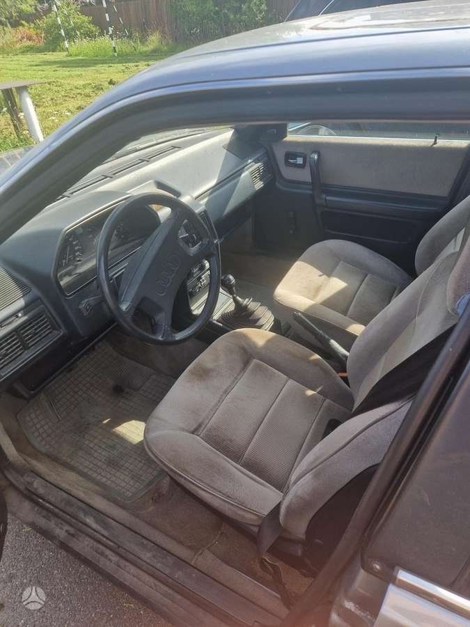 Audi 100, 1.8 l., Седан