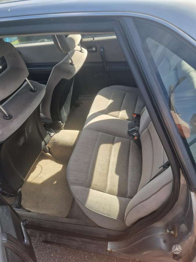 Audi 100, 1.8 l., Седан
