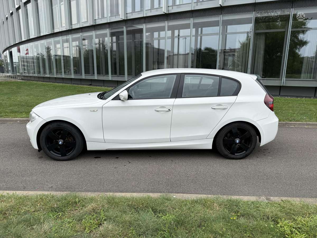 BMW 120, 2.0 l., hatchback