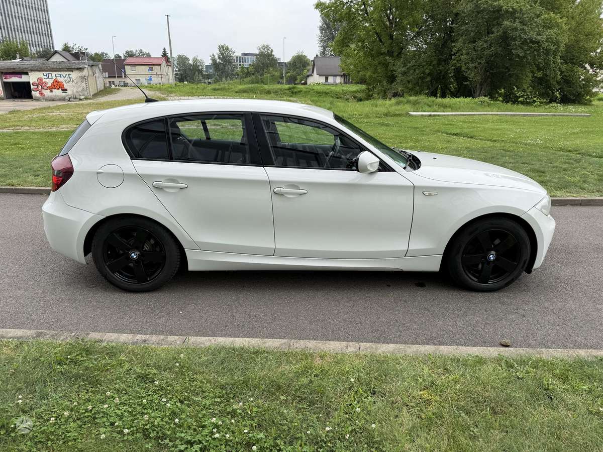 BMW 120, 2.0 l., Хэтчбек