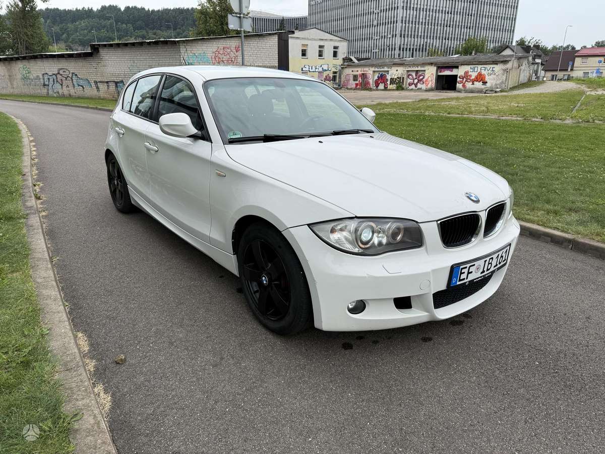 BMW 120, 2.0 l., hatchback