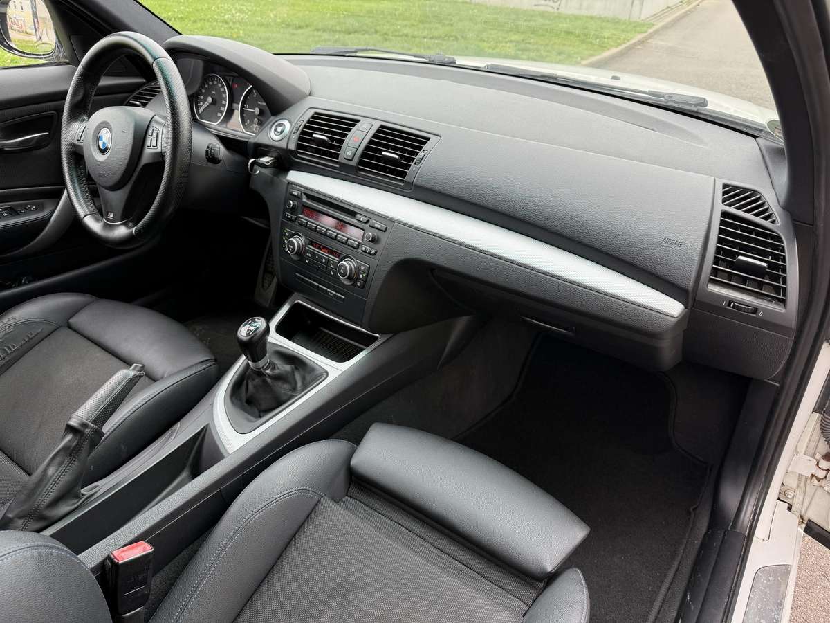 BMW 120, 2.0 l., hatchback
