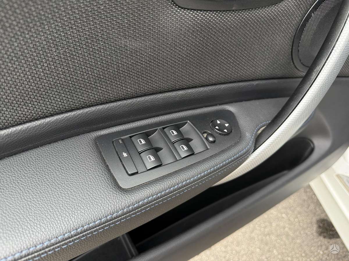 BMW 120, 2.0 l., hatchback