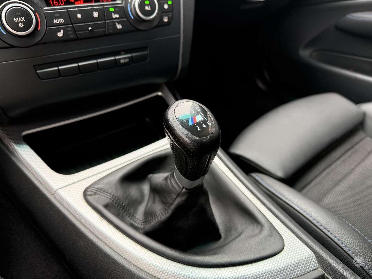 BMW 120, 2.0 l., hatchback