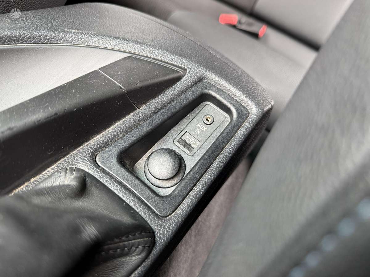 BMW 120, 2.0 l., hatchback