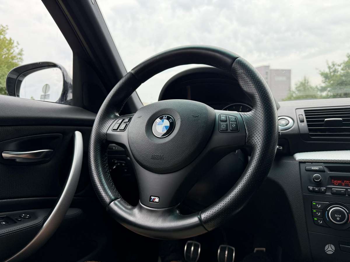 BMW 120, 2.0 l., hatchback