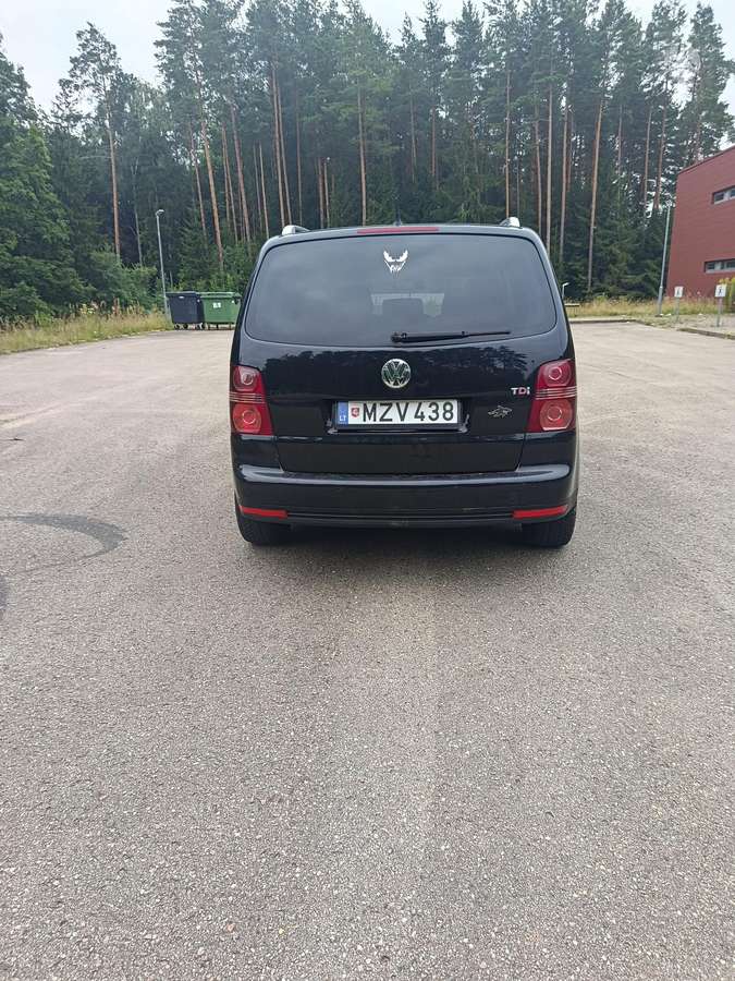 Volkswagen Touran - 2