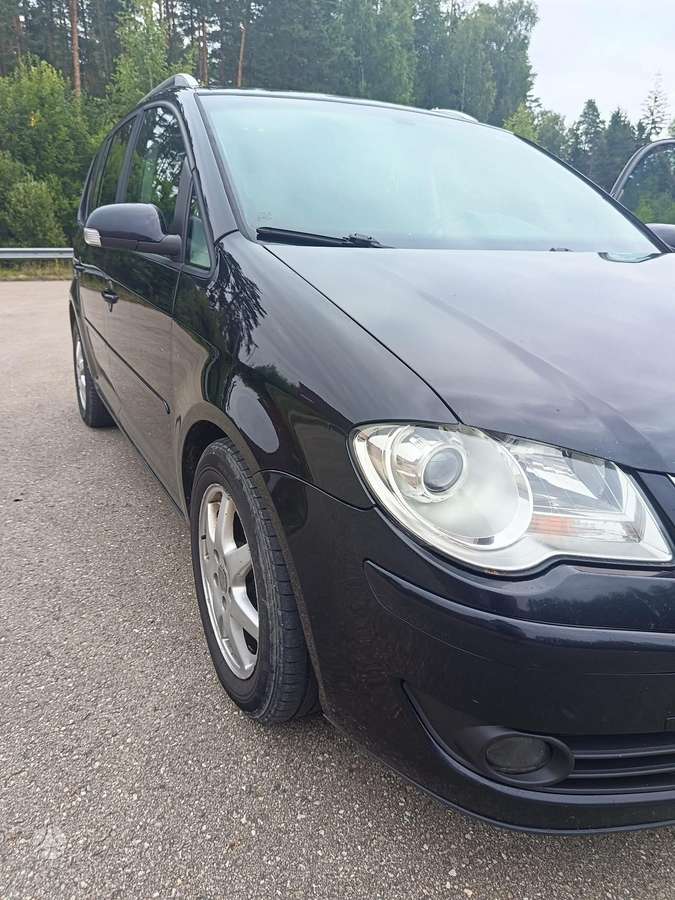Volkswagen Touran - 5