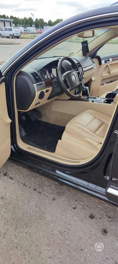 Volkswagen Touareg - 9