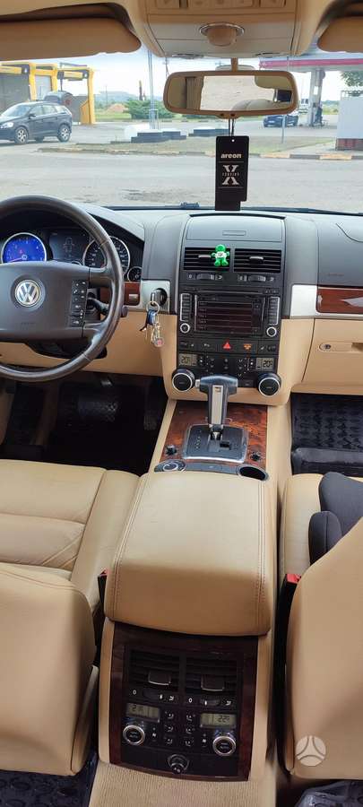 Volkswagen Touareg - 11