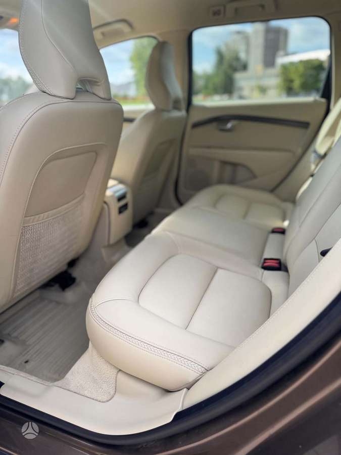 Volvo XC70, 2.4 l., wagon