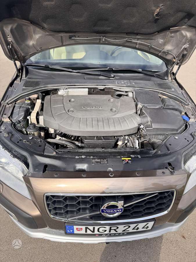 Volvo XC70, 2.4 l., wagon