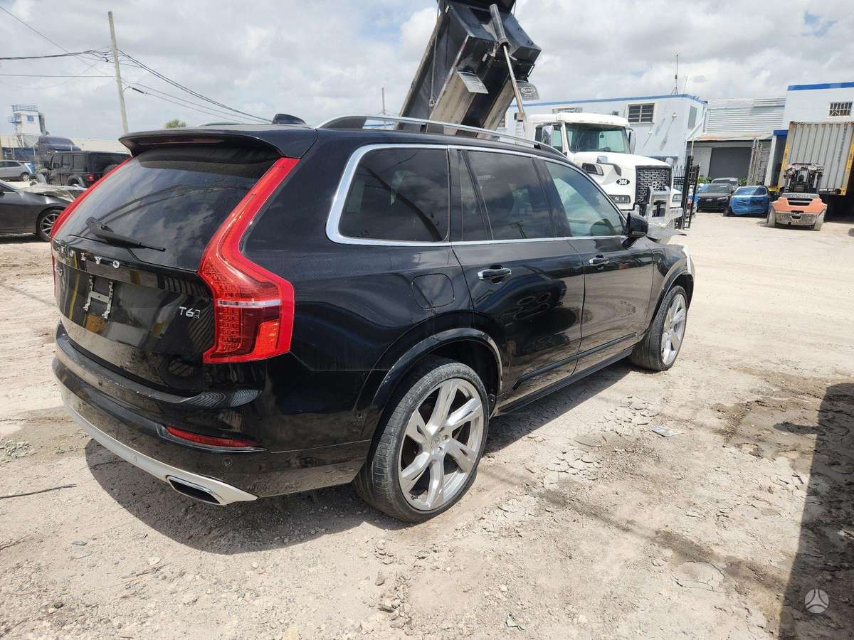 Volvo XC90 - 3