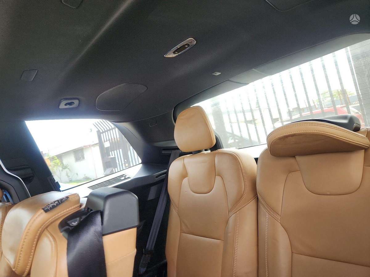 Volvo XC90 - 10