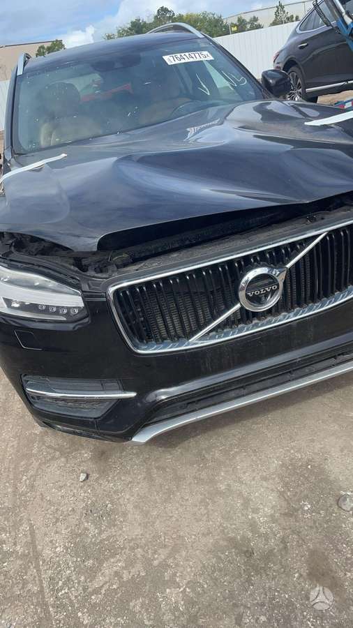 Volvo XC90 - 11