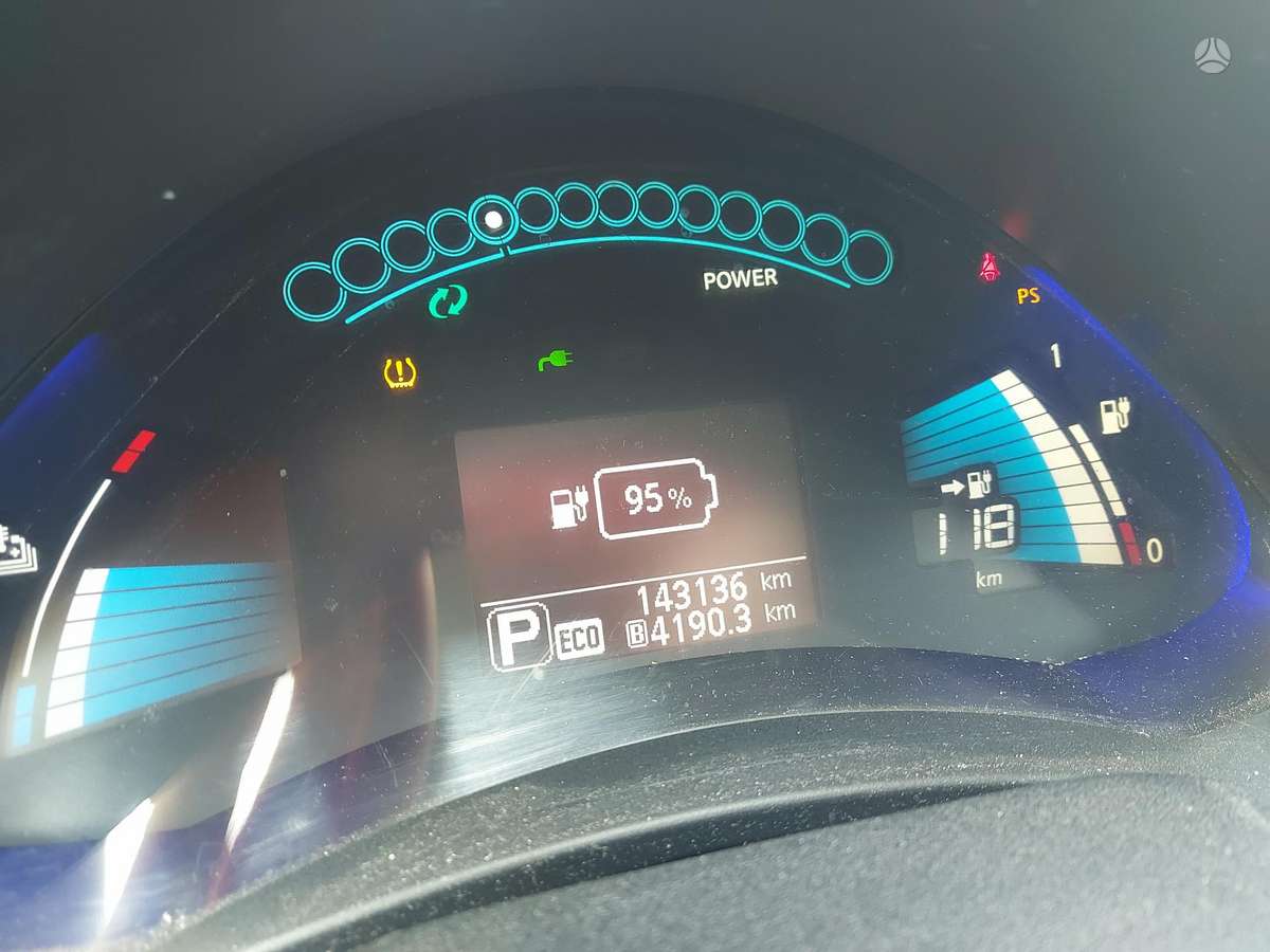 Nissan Leaf, 30 кВт·ч, Хэтчбек