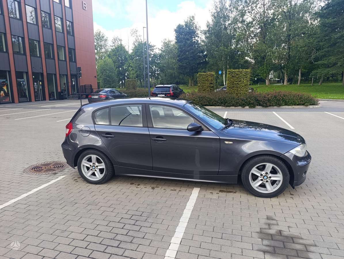 BMW 120, 2.0 l., hatchback