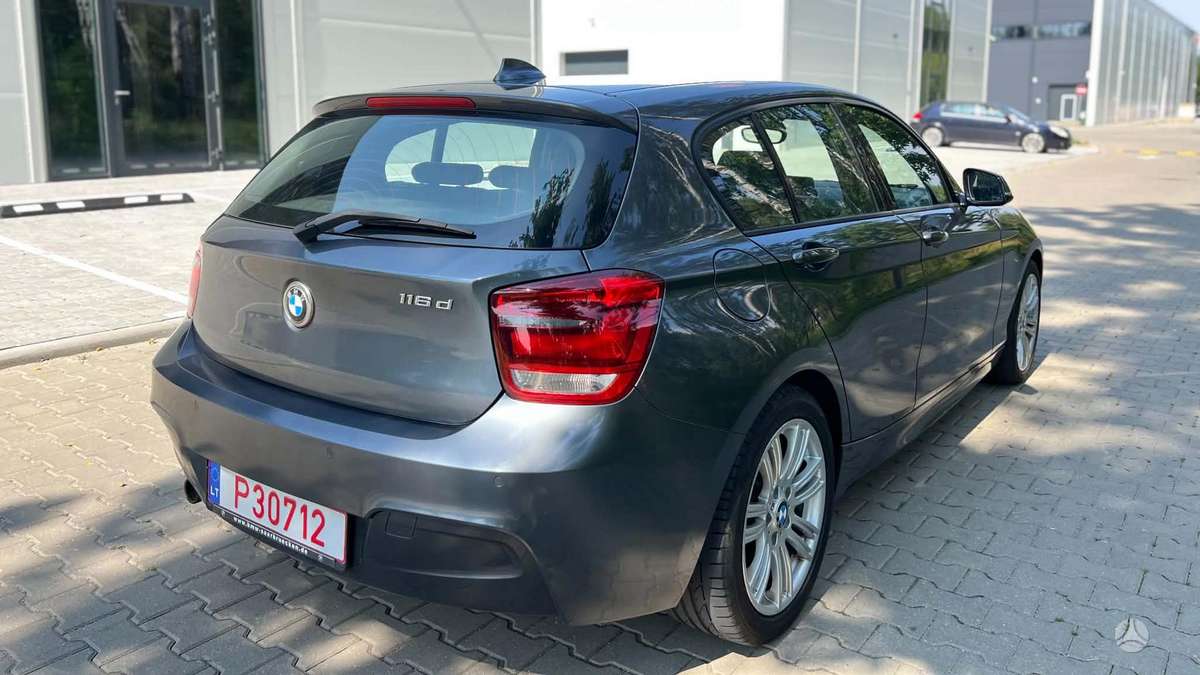 BMW 116, 2.0 l., hatchback