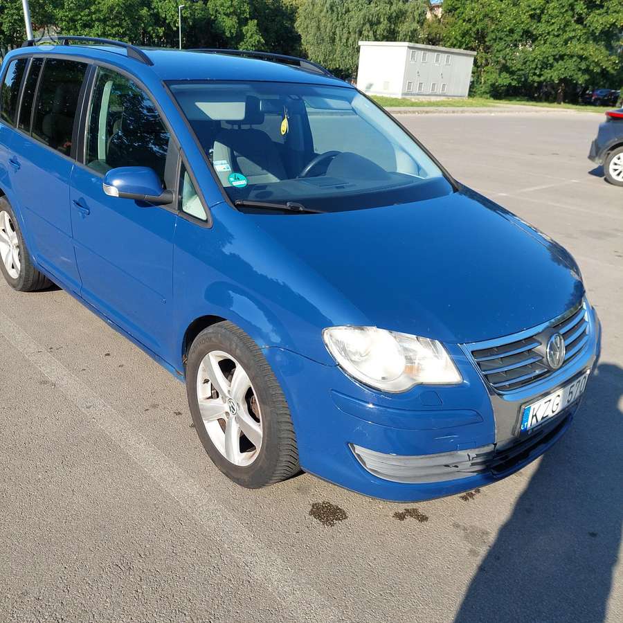 Volkswagen Touran - 2