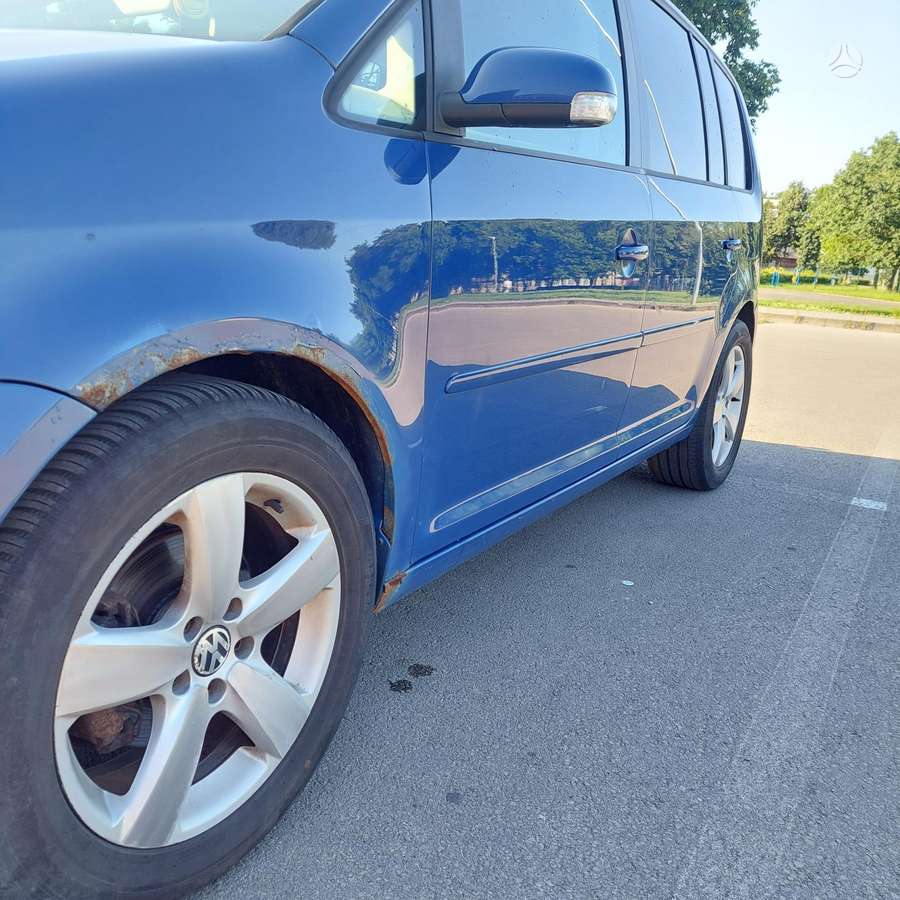 Volkswagen Touran - 5