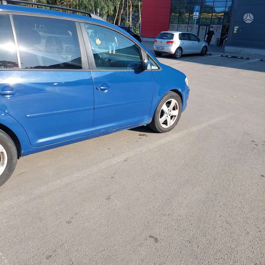 Volkswagen Touran - 7
