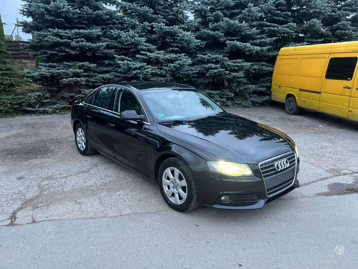 Audi A4, 2.0 l., Седан