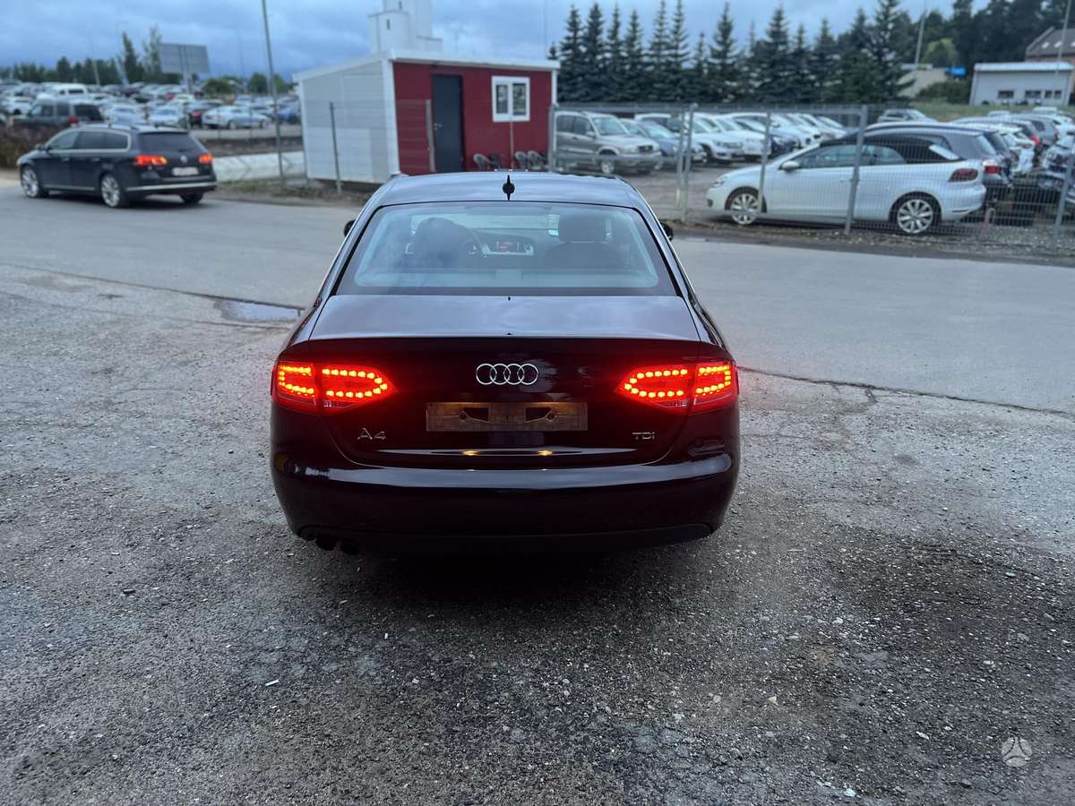Audi A4, 2.0 l., Седан
