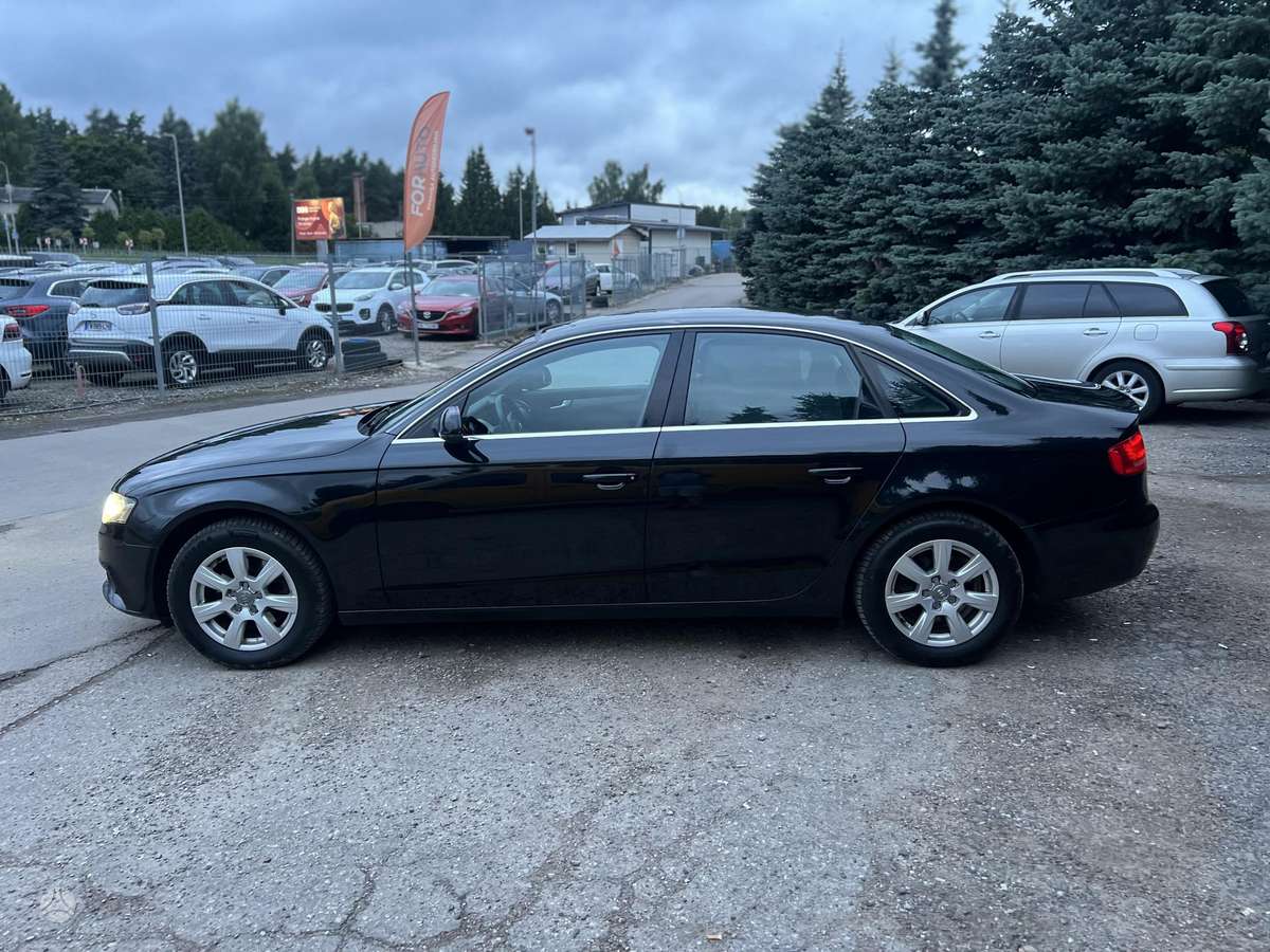 Audi A4, 2.0 l., Седан