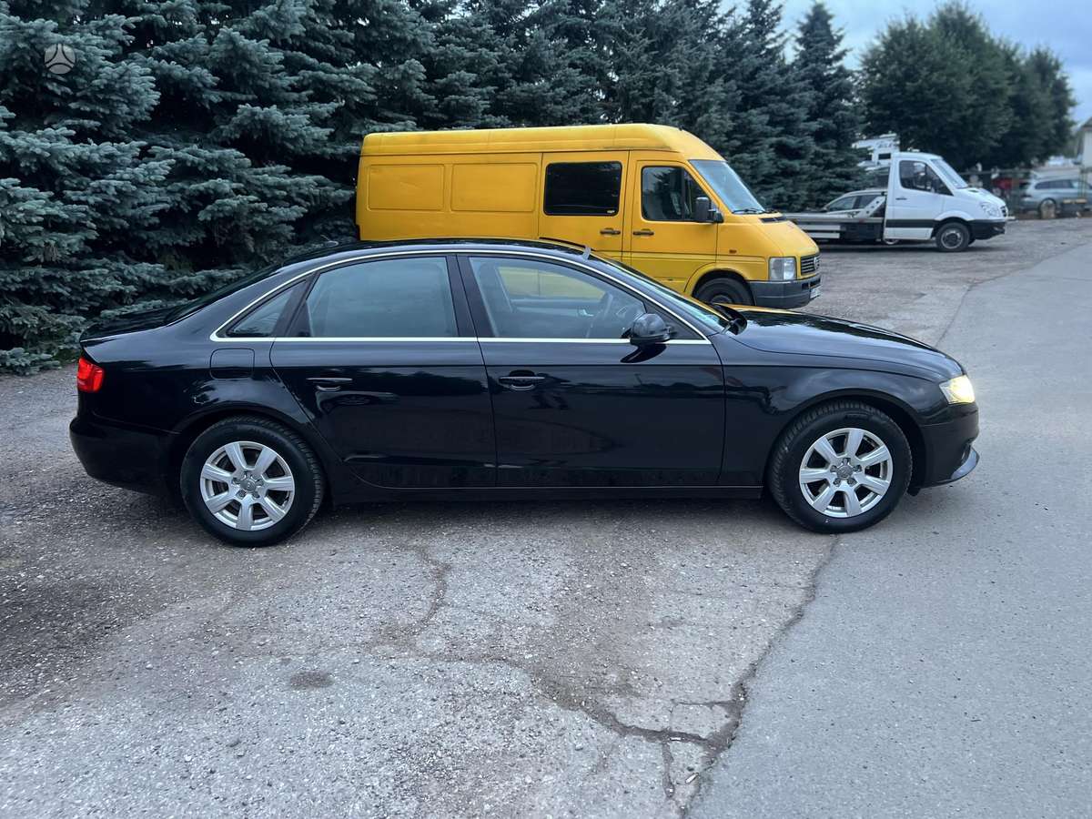 Audi A4, 2.0 l., Седан