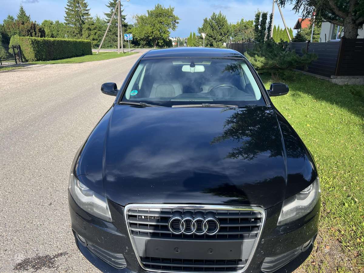 Audi A4, 2.0 l., Седан