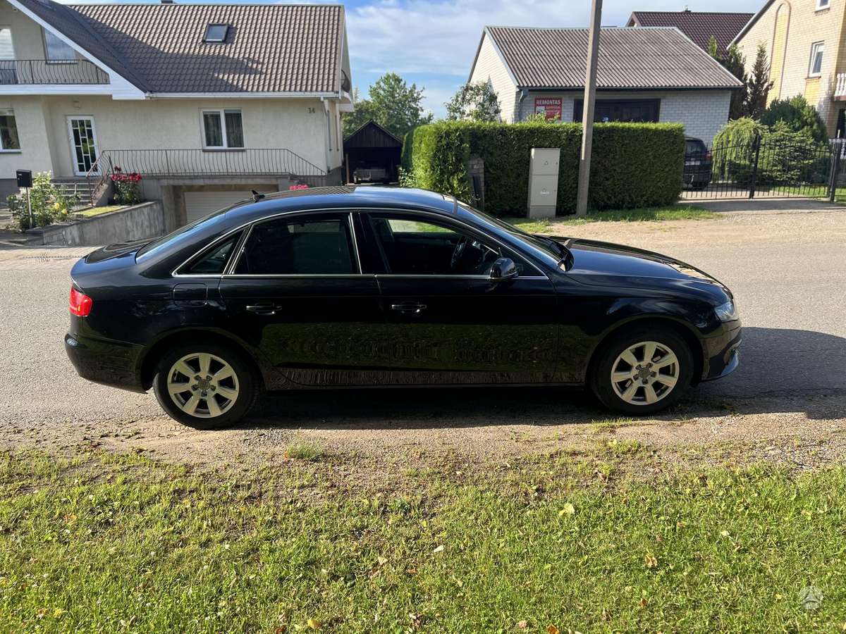 Audi A4, 2.0 l., Седан