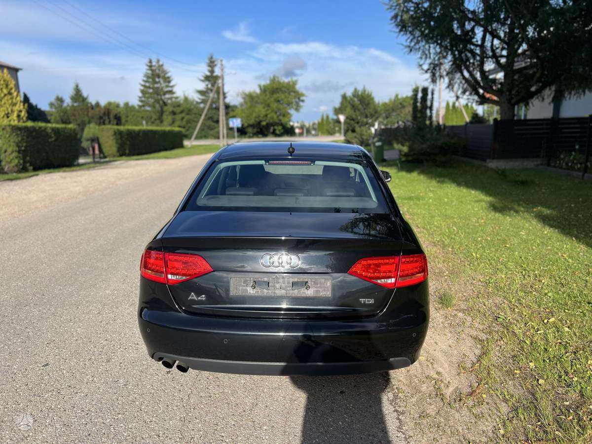 Audi A4, 2.0 l., Седан