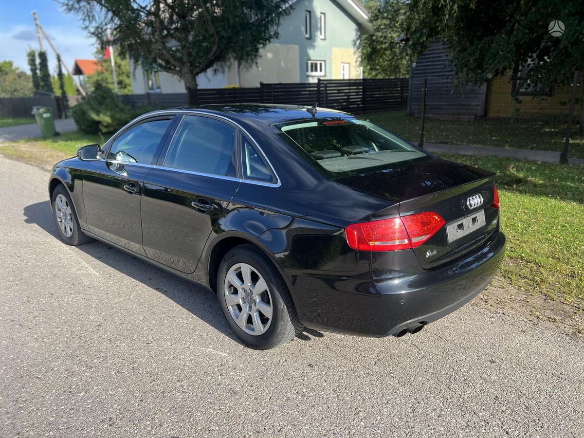 Audi A4, 2.0 l., Седан