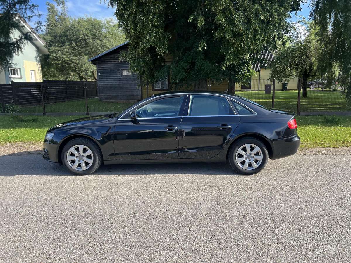 Audi A4, 2.0 l., Седан