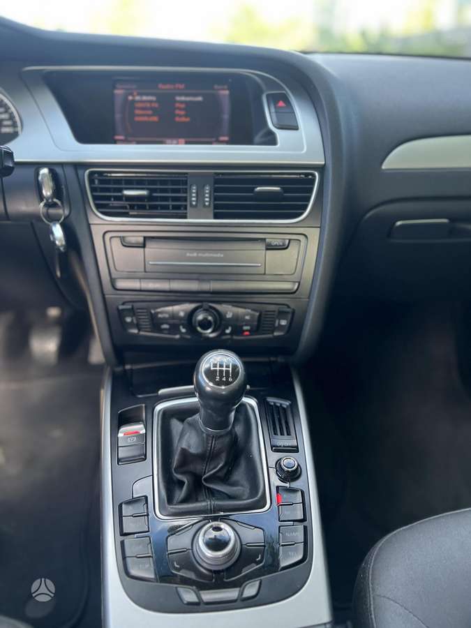 Audi A4, 2.0 l., Седан