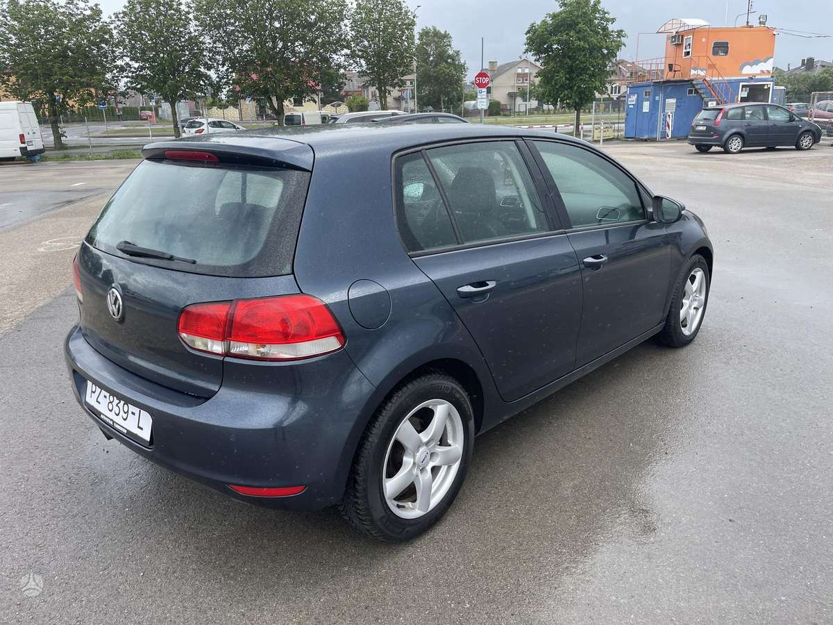 Volkswagen Golf - 5