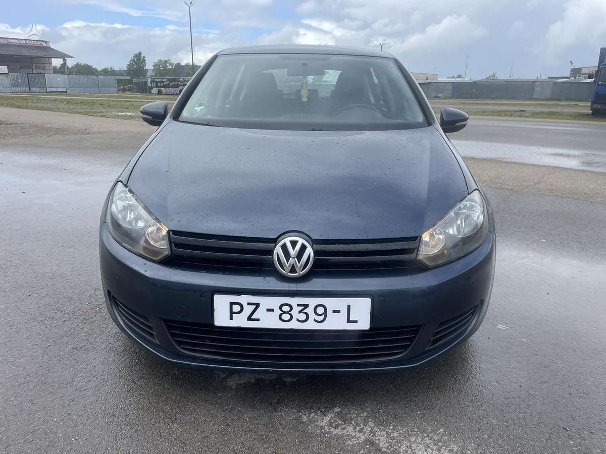 Volkswagen Golf - 8