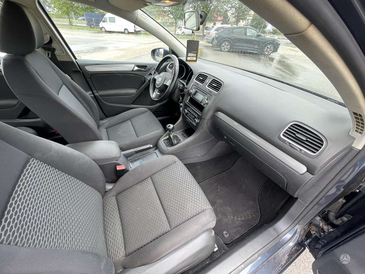 Volkswagen Golf - 9