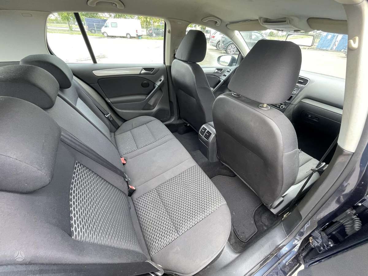 Volkswagen Golf - 11
